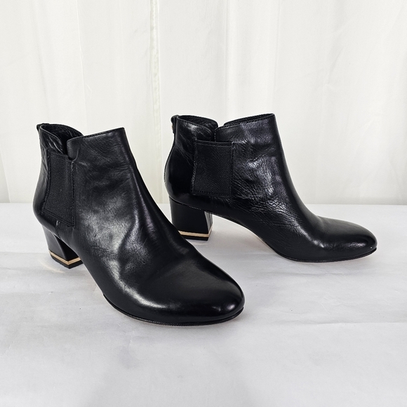 Vince Camuto Signature black leather ankle bootie metallic heel Size 7 - Picture 2 of 10